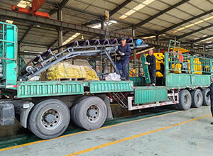 山東東達(dá)機(jī)電有限責(zé)任公司生產(chǎn)的礦用扒渣機(jī)和二運(yùn)皮帶機(jī)裝車發(fā)貨